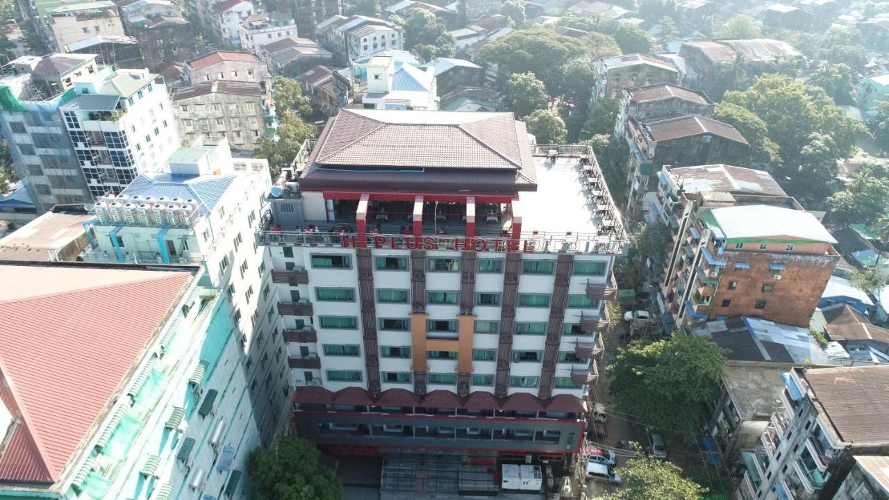 H Plus Hotel Rangum Exterior foto